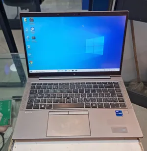 Photo - New Laptop HP ZBook Firefly G8 16GB Intel Core I7 SSD 512GB