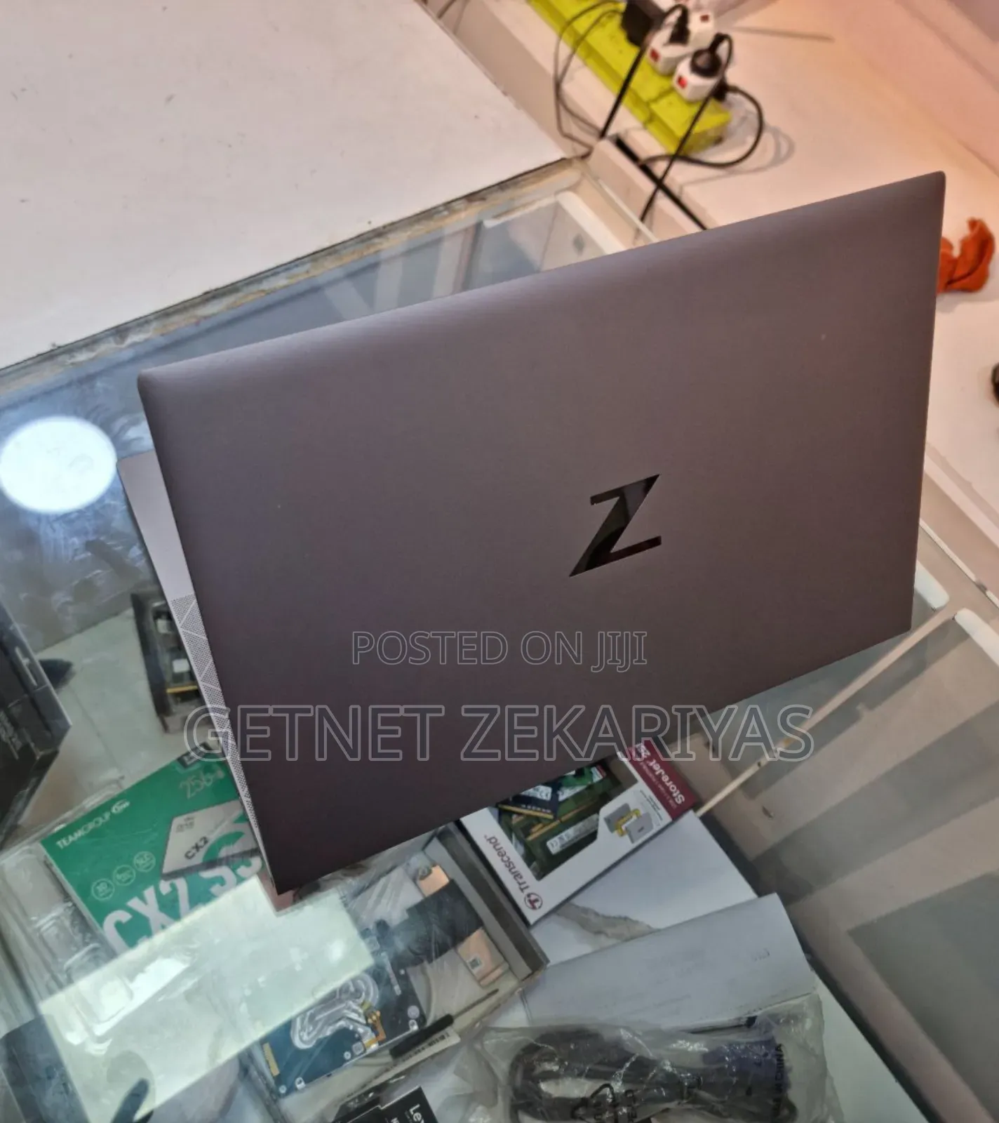 New Laptop HP ZBook Firefly G8 16GB Intel Core I7 SSD 512GB
