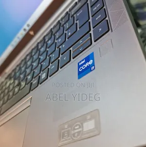 New Laptop HP ZBook Firefly G8 16GB Intel Core I7 SSD 512GB