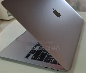 Photo - New Laptop Apple MacBook Pro 16GB Intel Core I5 SSD 512GB