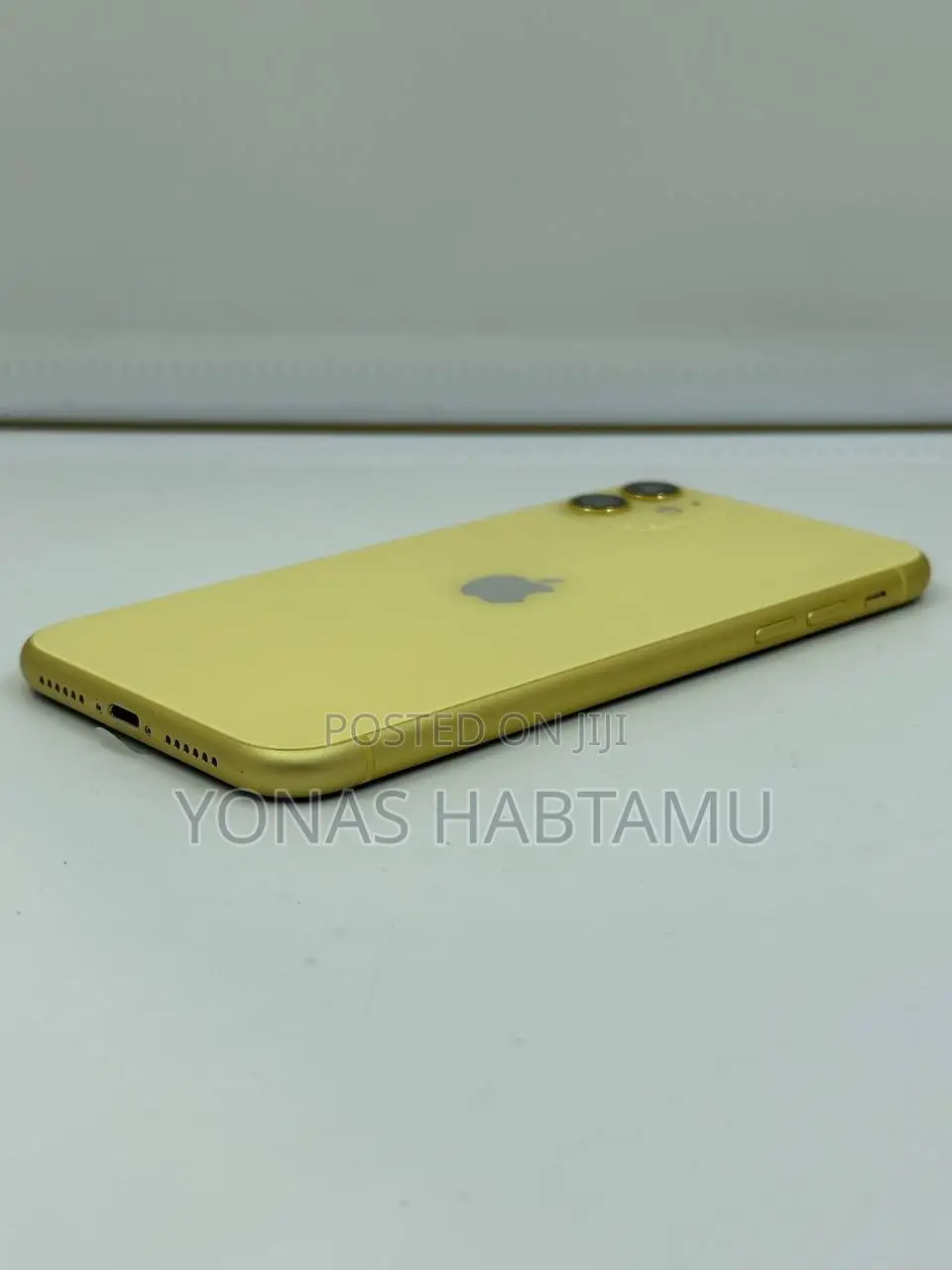New Apple iPhone 11 64 GB Yellow