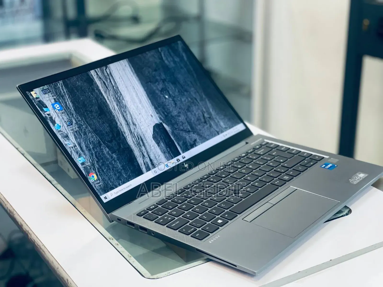 New Laptop HP ZBook 15u 16GB Intel Core I7 SSD 512GB