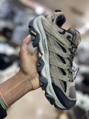 Photo - Columbia Waterproof Sneakers Shoe