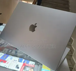 New Laptop Apple MacBook 2010 8GB Apple M2 SSD 256GB