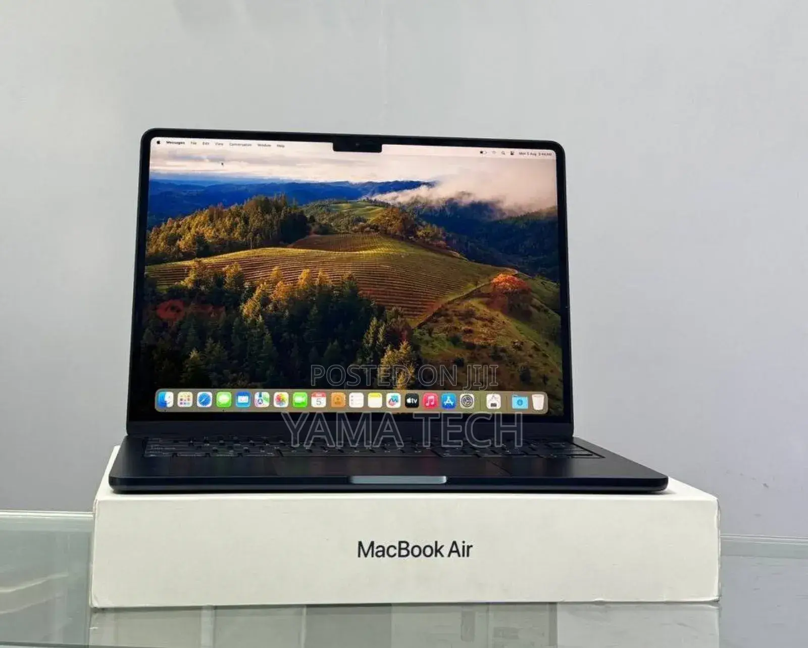 New Laptop Apple MacBook Air 2022 M2 8GB Apple M2 SSD 256GB