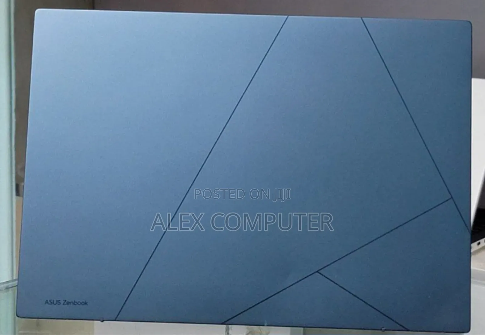 New Laptop Asus ZenBook UX430UQ 8GB Intel Core I5 SSD 512GB