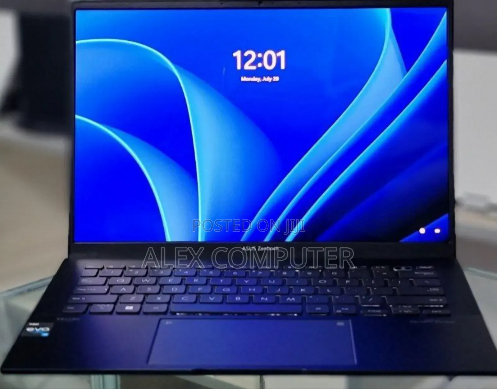 New Laptop Asus ZenBook UX430UQ 8GB Intel Core I5 SSD 512GB