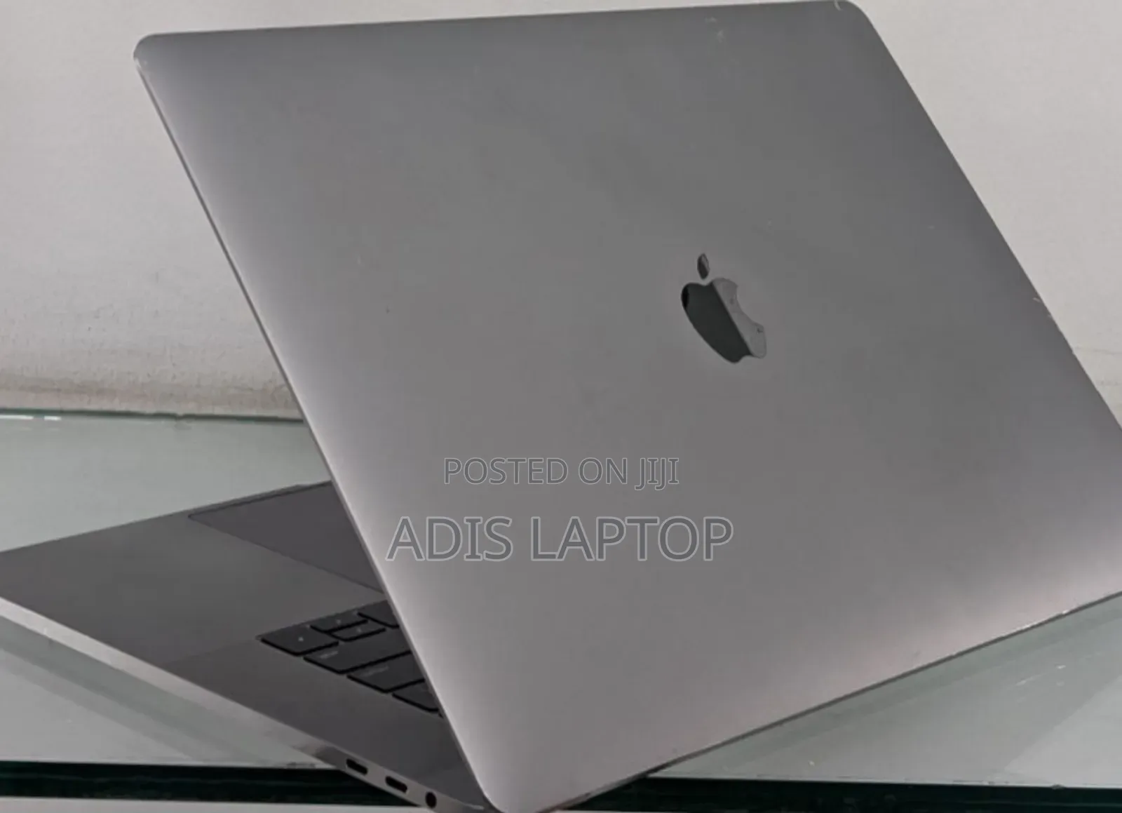 New Laptop Apple MacBook Pro 2018 32GB AMD SSD 512GB