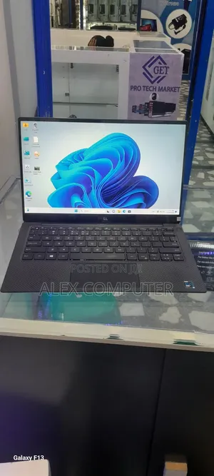 New Laptop Dell XPS 13 16GB Intel Core I7 SSD 512GB