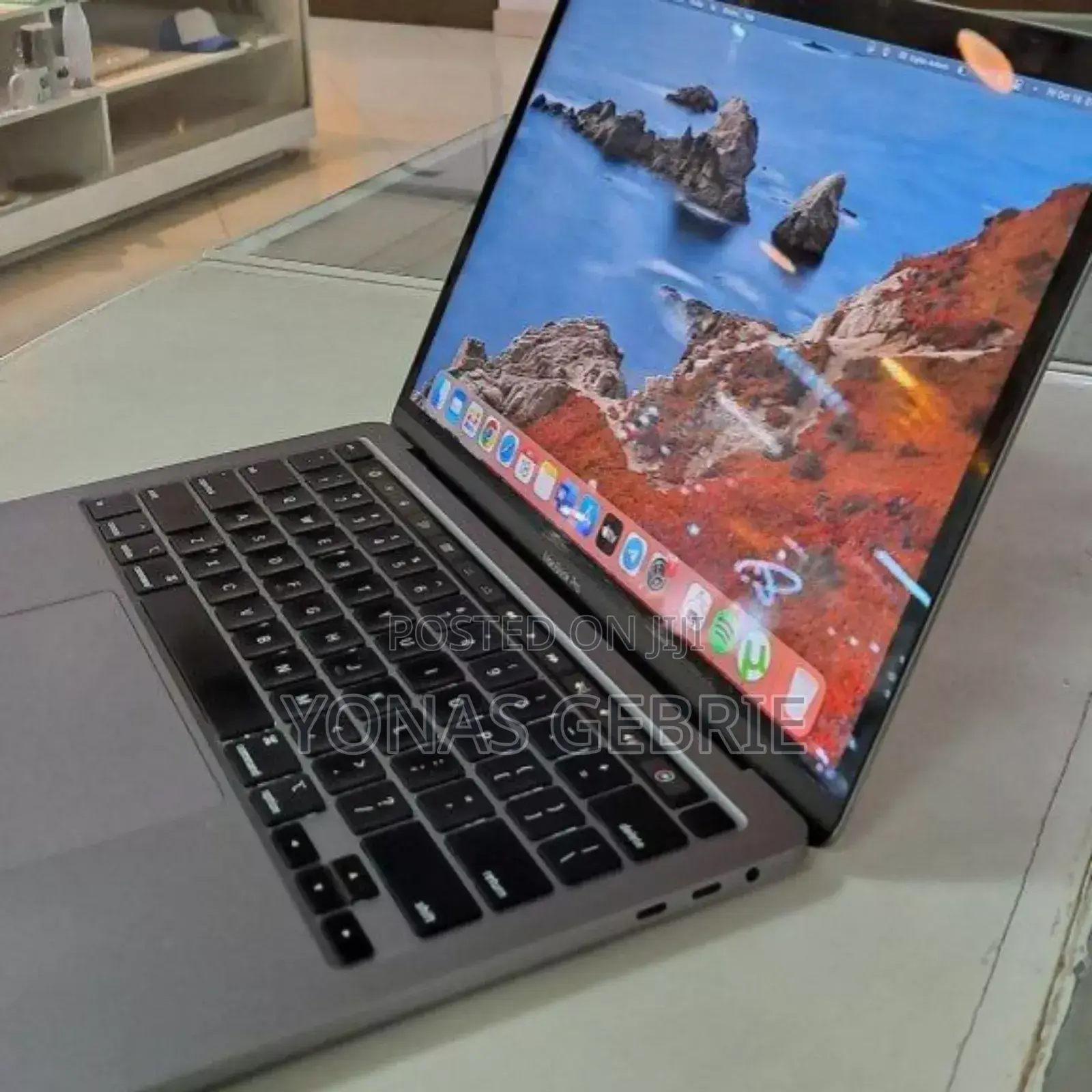 New Laptop Apple MacBook Pro 2020 16GB Intel Core i5 SSD 512GB