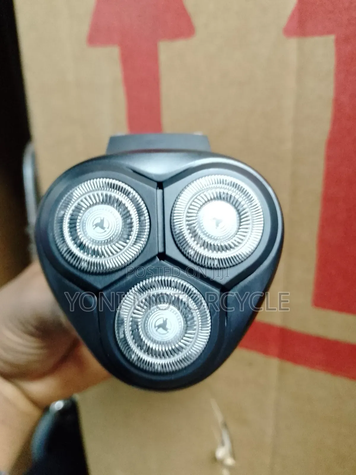 WINNING STAR Shaver 
360-ዲግሪ ሽክርክሪት ባለሶስት