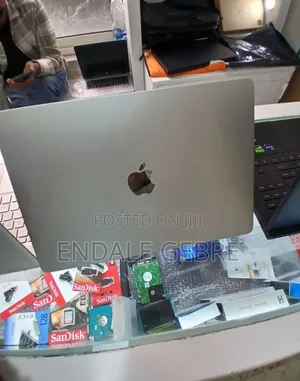 New Laptop Apple MacBook Pro 2023 M2 8GB Apple M2 SSD 256GB