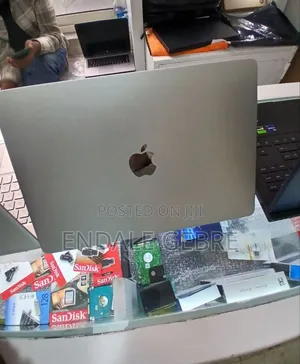 New Laptop Apple MacBook Pro 2023 M2 8GB Apple M2 SSD 256GB