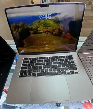 New Laptop Apple MacBook Air 2023 M2 8GB Apple M1 SSD 256GB