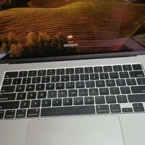 New Laptop Apple MacBook Pro 2022 M2 8GB Apple M2 SSD 256GB