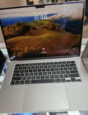 New Laptop Apple MacBook Air 2022 M2 8GB Apple M2 SSD 256GB