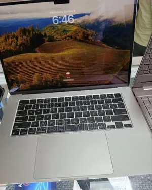 New Laptop Apple MacBook Air 2022 M2 8GB Apple M2 SSD 256GB