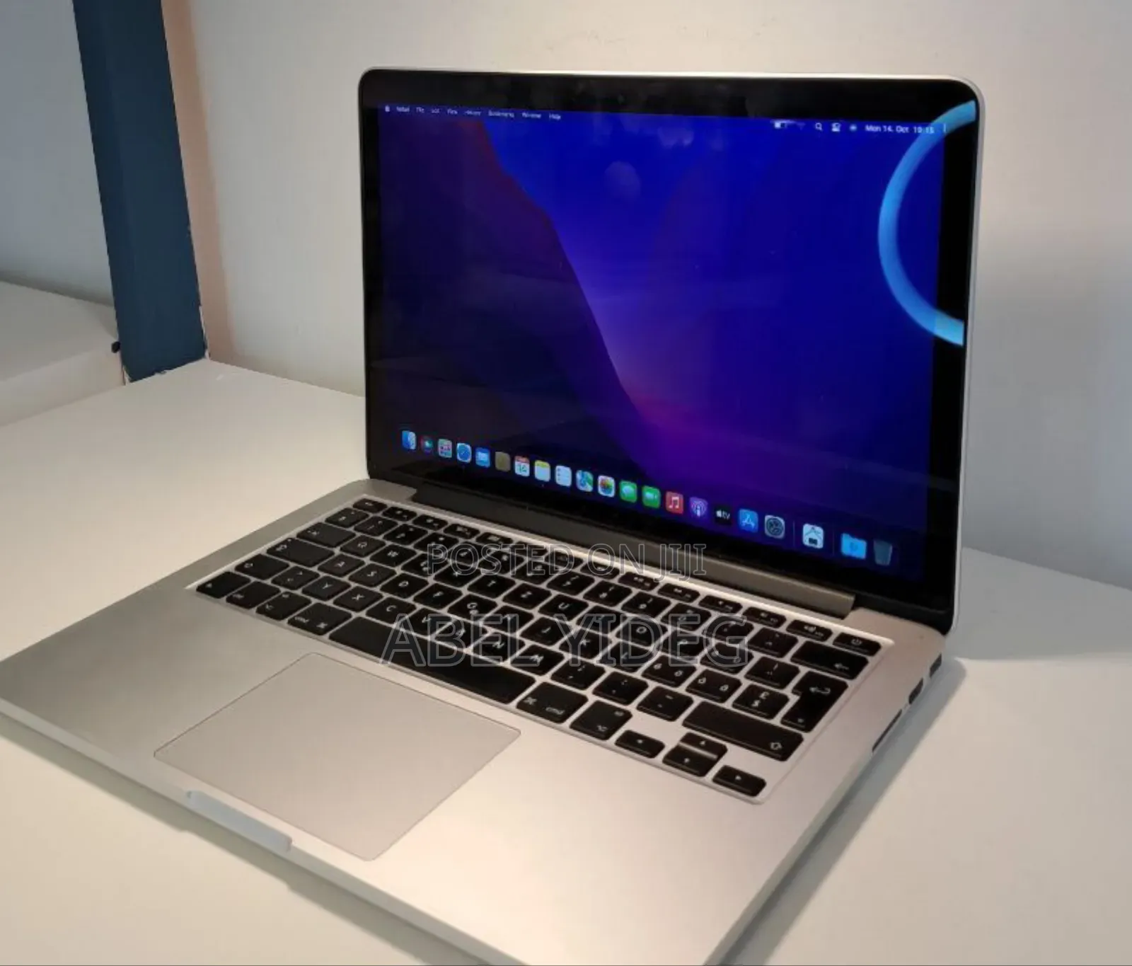 New Laptop Apple MacBook Pro 2015 8GB Intel Core I5 SSD 256GB
