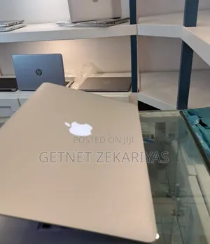 New Laptop Apple MacBook Pro 2015 8GB Intel Core I5 SSD 256GB