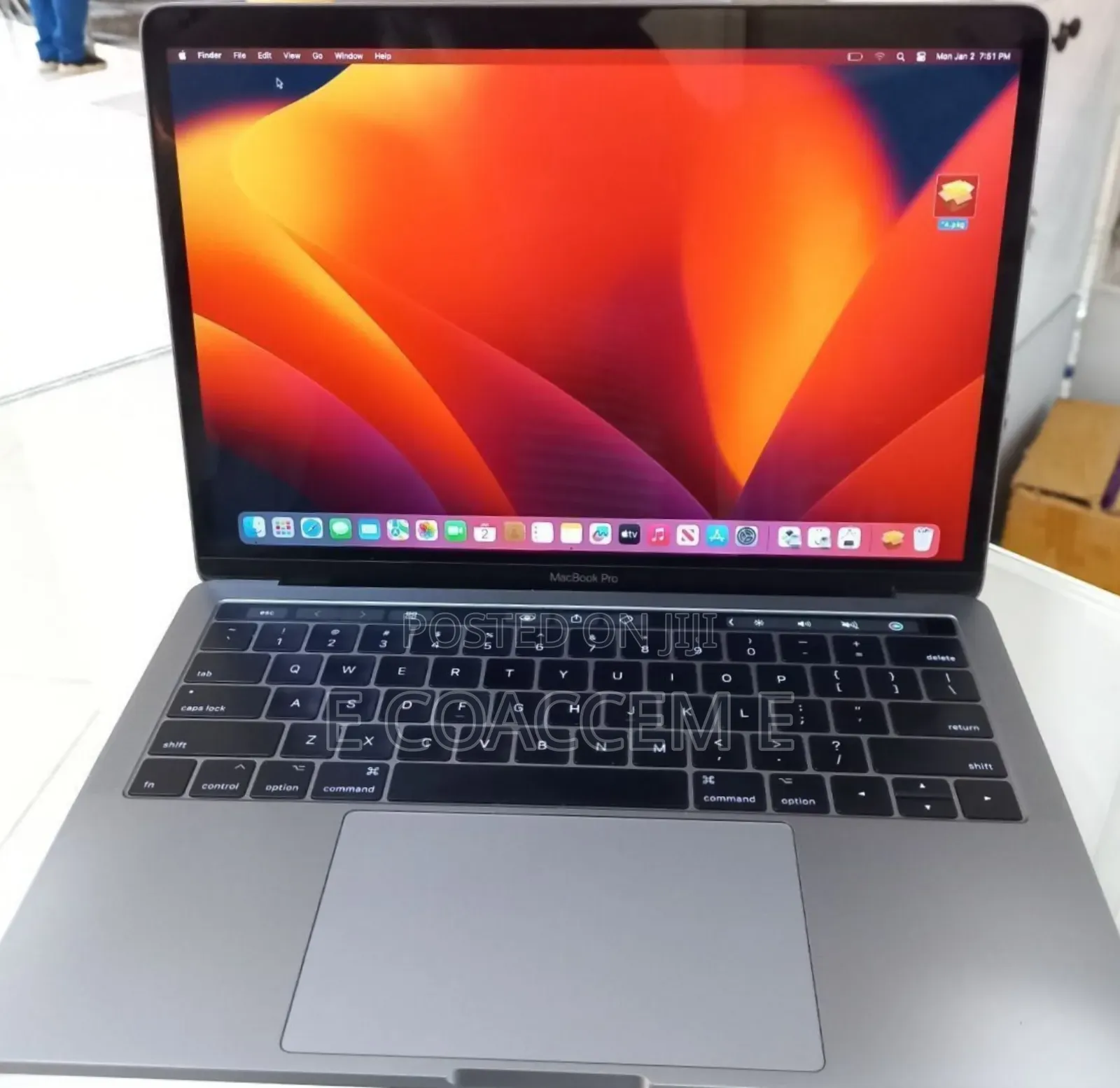 New Laptop Apple MacBook 8GB Intel Core I5 SSD 256GB
