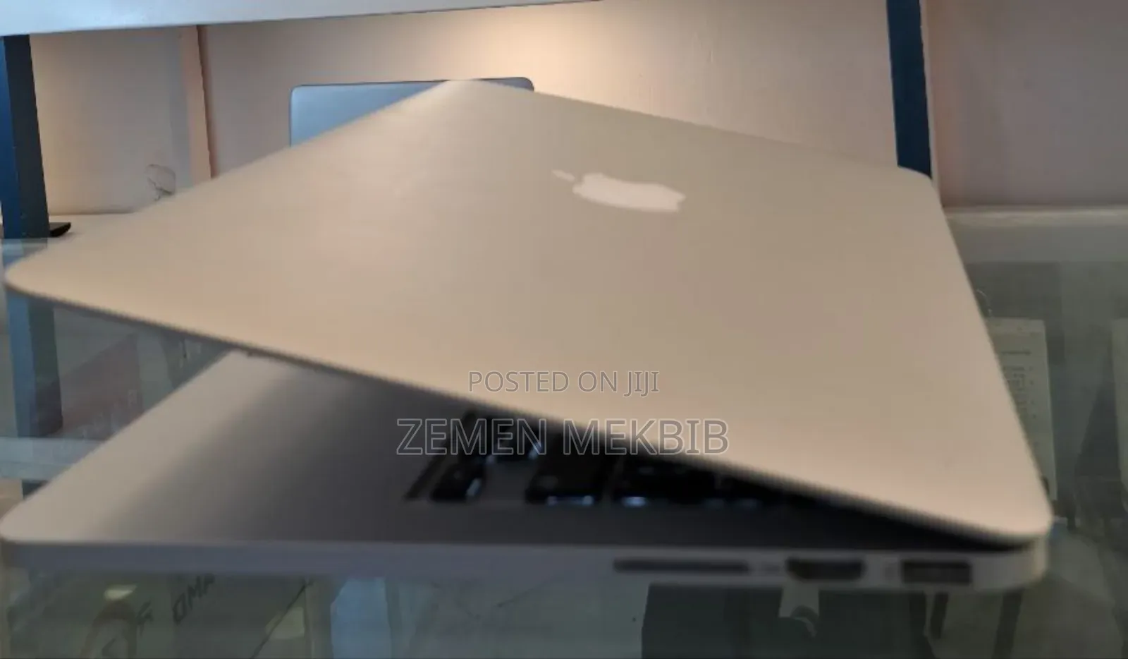 New Laptop Apple MacBook Pro 2015 8GB Intel Core I5 SSD 256GB