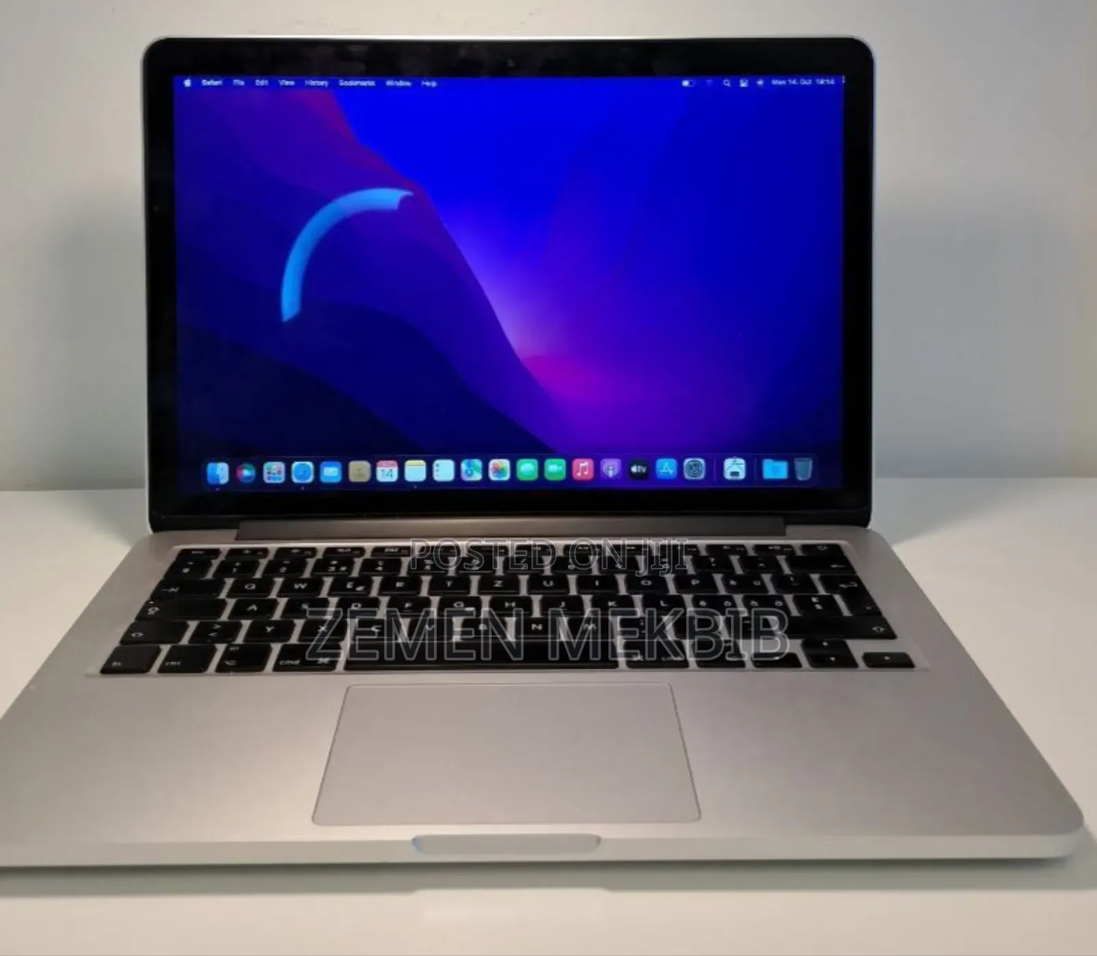 New Laptop Apple MacBook Pro 2015 8GB Intel Core I5 SSD 256GB