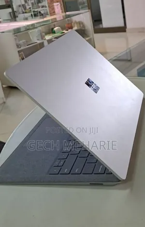New Laptop Microsoft Surface Laptop 16GB Intel Core i7 SSD 256GB
