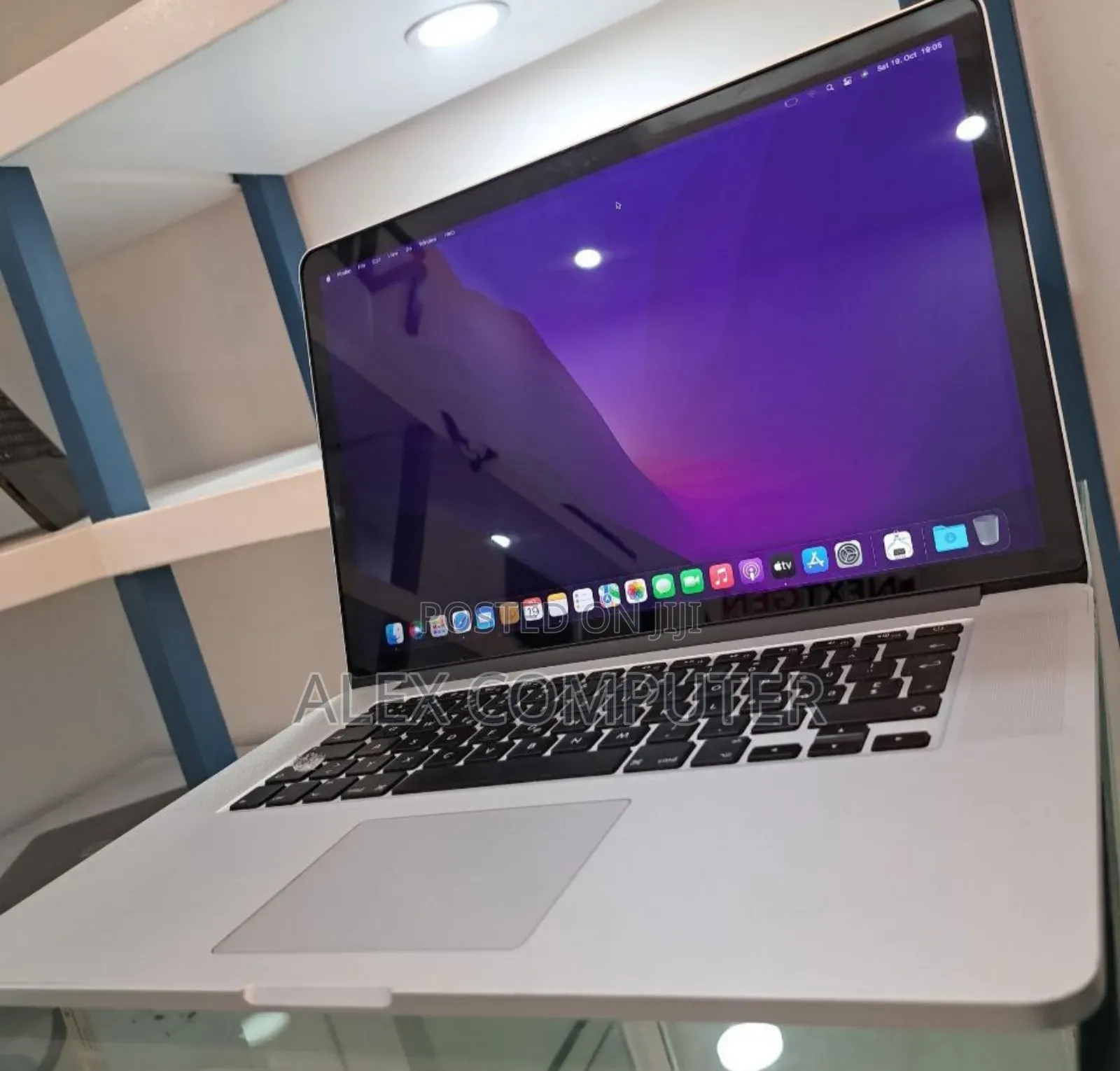 New Laptop Apple MacBook Pro 2015 16GB Intel Core I7 SSD 256GB