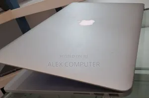 New Laptop Apple MacBook Pro 2015 16GB Intel Core I7 SSD 256GB