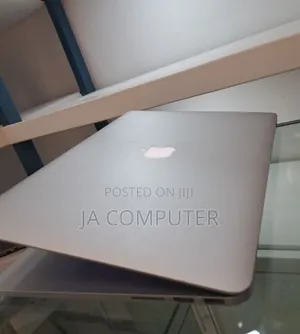 New Laptop Apple MacBook Pro 2015 16GB Intel Core I5 SSD 256GB