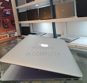 New Laptop Apple MacBook Pro 2015 16GB Intel Core I5 SSD 256GB