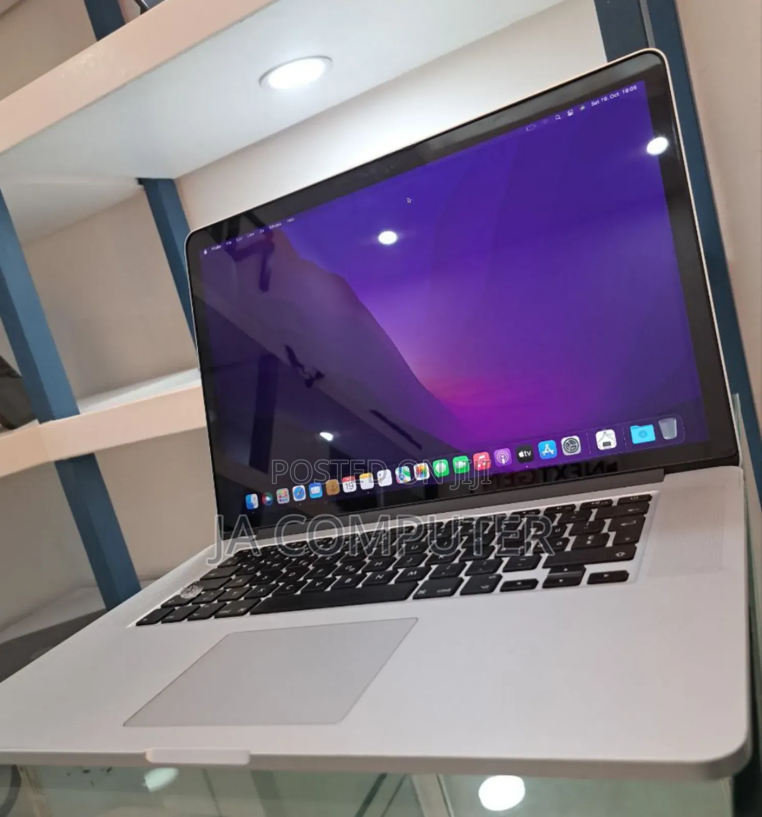 New Laptop Apple MacBook Pro 2015 16GB Intel Core I5 SSD 256GB