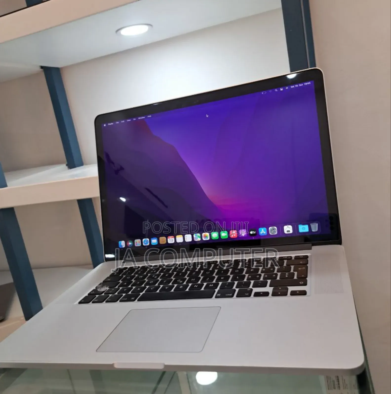 New Laptop Apple MacBook Pro 2015 16GB Intel Core I5 SSD 256GB