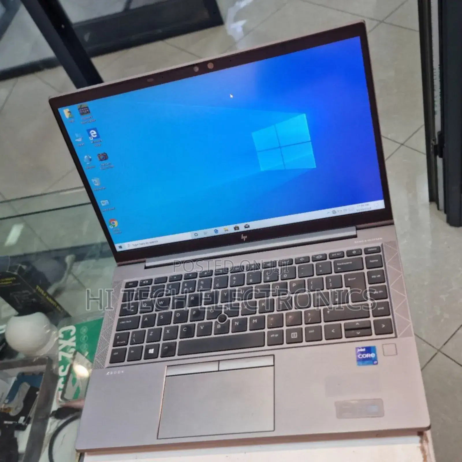 New Laptop HP ZBook Firefly G8 16GB Intel Core I7 SSD 512GB