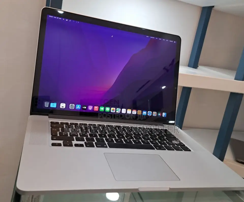 New Laptop Apple MacBook Pro 2015 16GB Intel Core I7 SSD 256GB