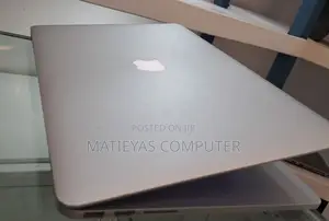 New Laptop Apple MacBook Pro 2015 16GB Intel Core I7 SSD 256GB