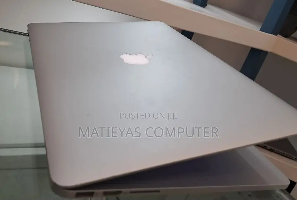 New Laptop Apple MacBook Pro 2015 16GB Intel Core I7 SSD 256GB