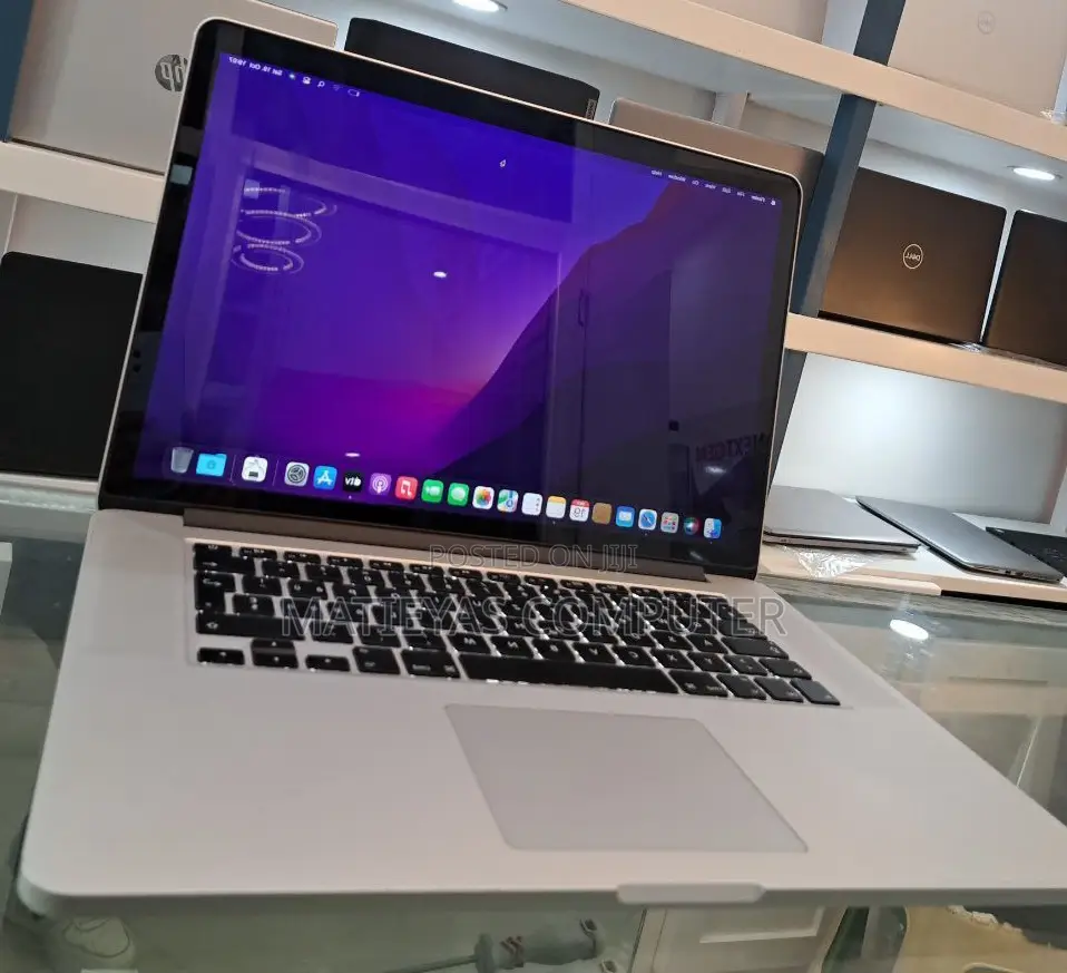 New Laptop Apple MacBook Pro 2015 16GB Intel Core I7 SSD 256GB