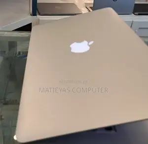 Photo - New Laptop Apple MacBook Pro 2015 8GB Intel Core I5 SSD 256GB