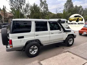 Toyota Land Cruiser 2018 White