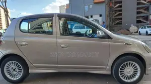 Toyota Vitz 2001 Gray