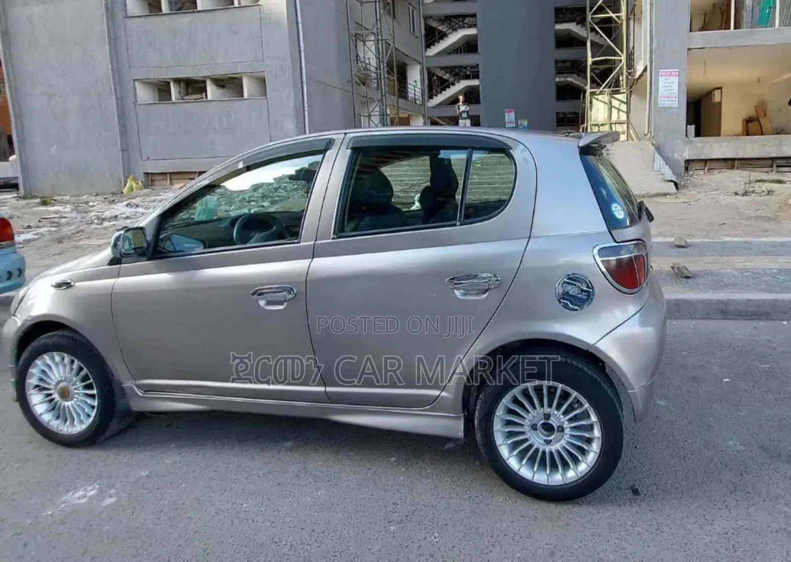 Toyota Vitz 2001 Gray