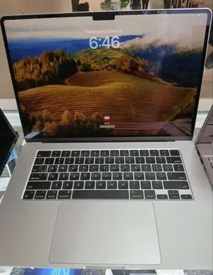 Photo - New Laptop Apple MacBook Air 2022 M2 8GB Apple M2 SSD 256GB