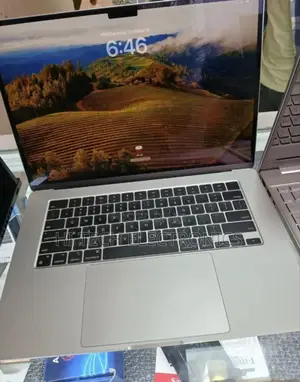 New Laptop Apple MacBook Air 2022 M2 8GB Apple M2 SSD 256GB
