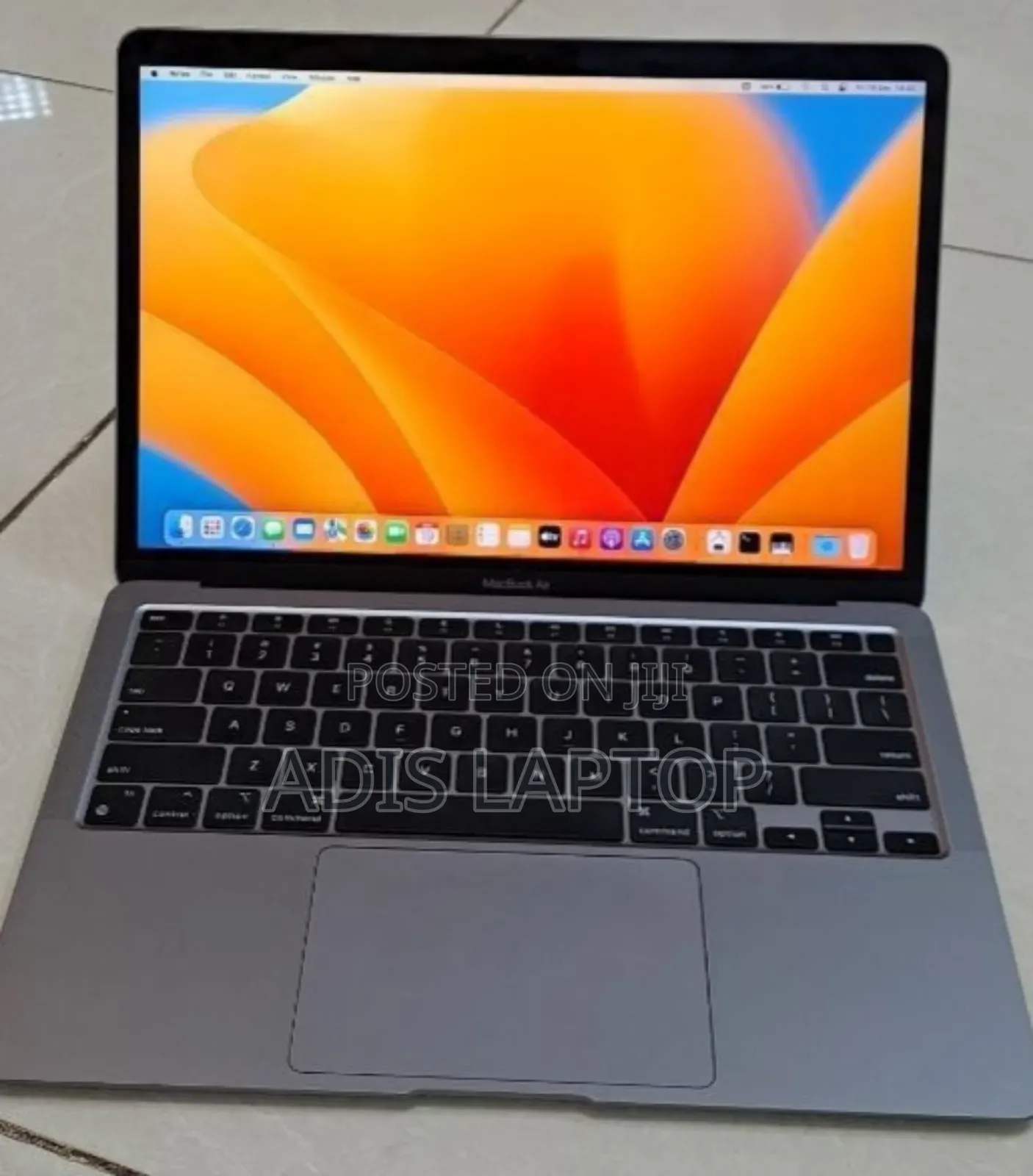New Laptop Apple MacBook 2020 8GB Apple M1 SSD 256GB