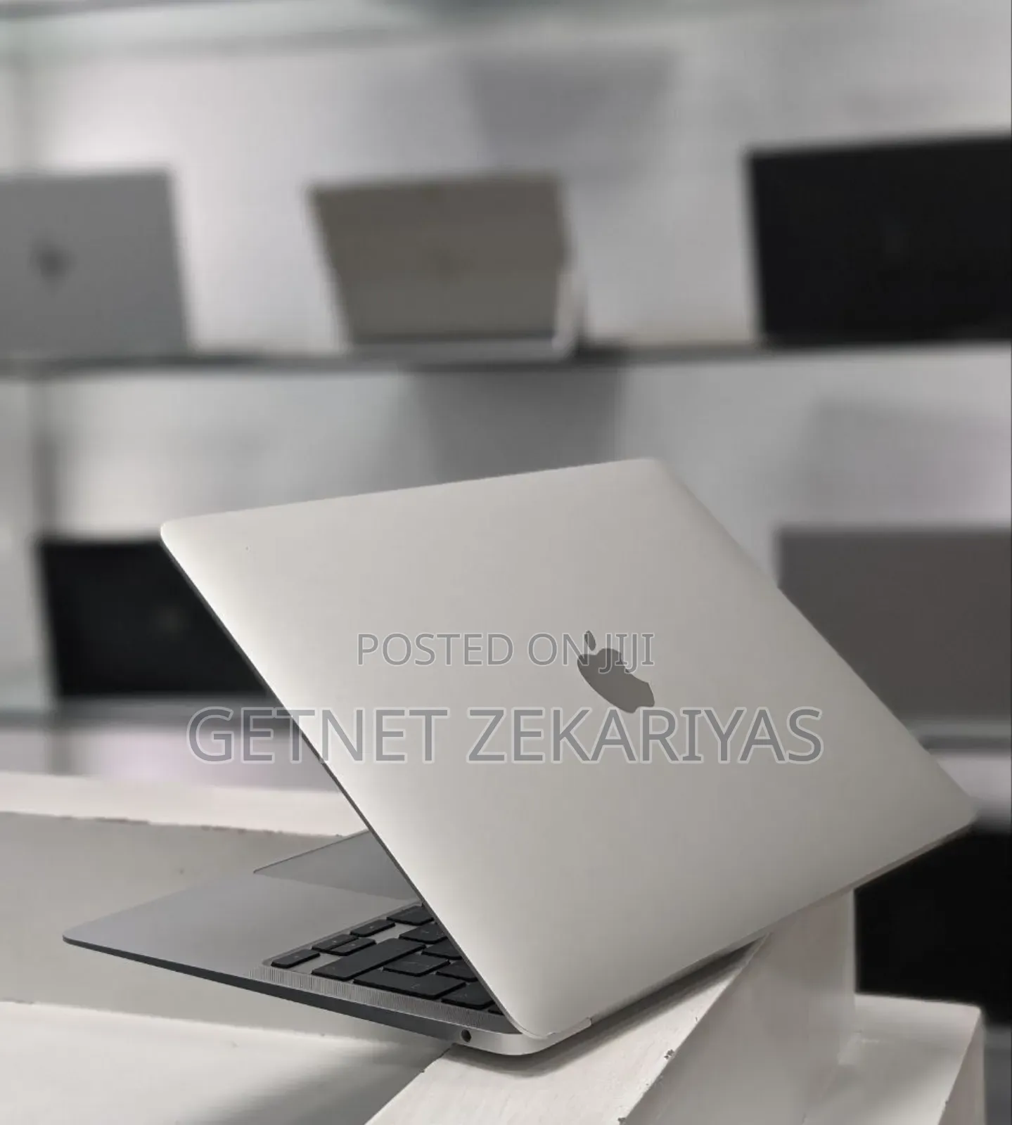 New Laptop Apple MacBook Air 16GB Apple M1 SSD 512GB