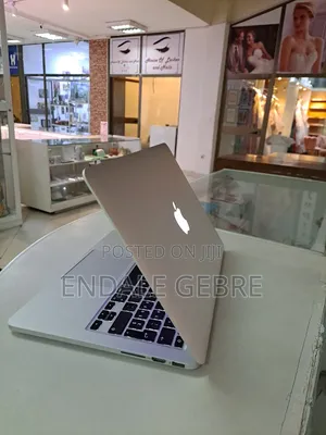 New Laptop Apple MacBook Pro 2015 8GB Intel Core I5 SSD 256GB