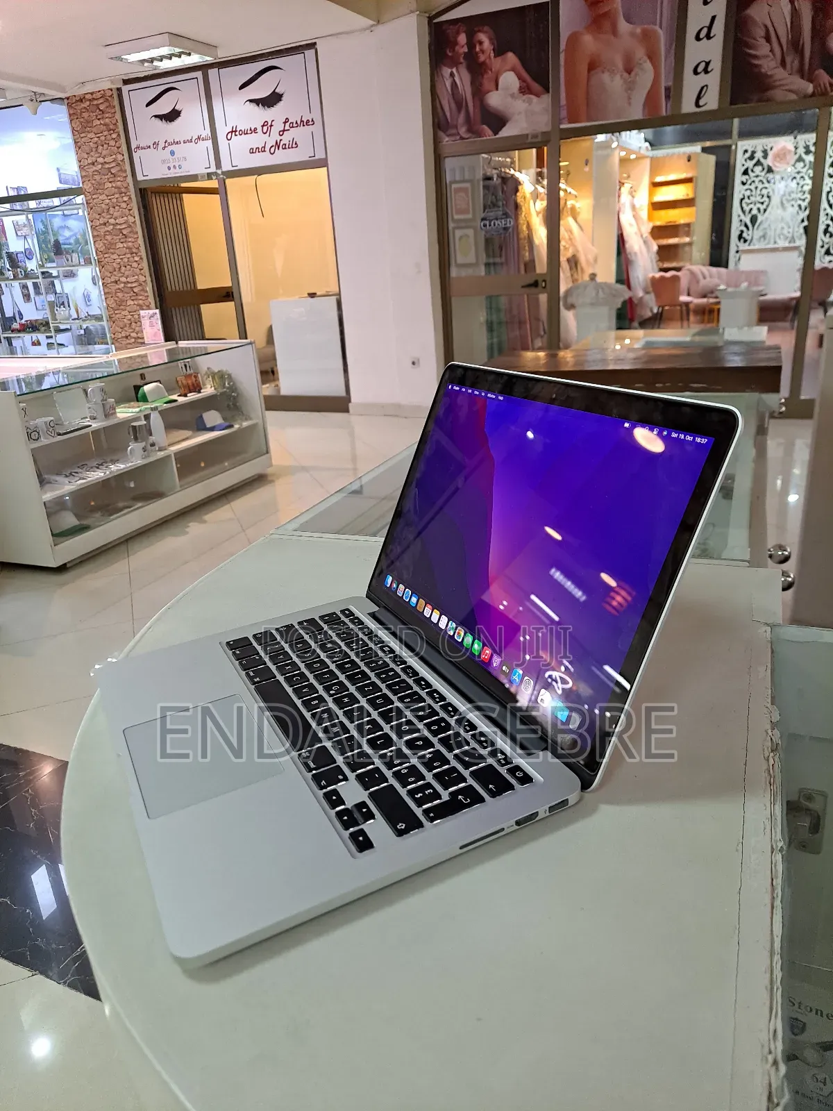 New Laptop Apple MacBook Pro 2015 8GB Intel Core I5 SSD 256GB