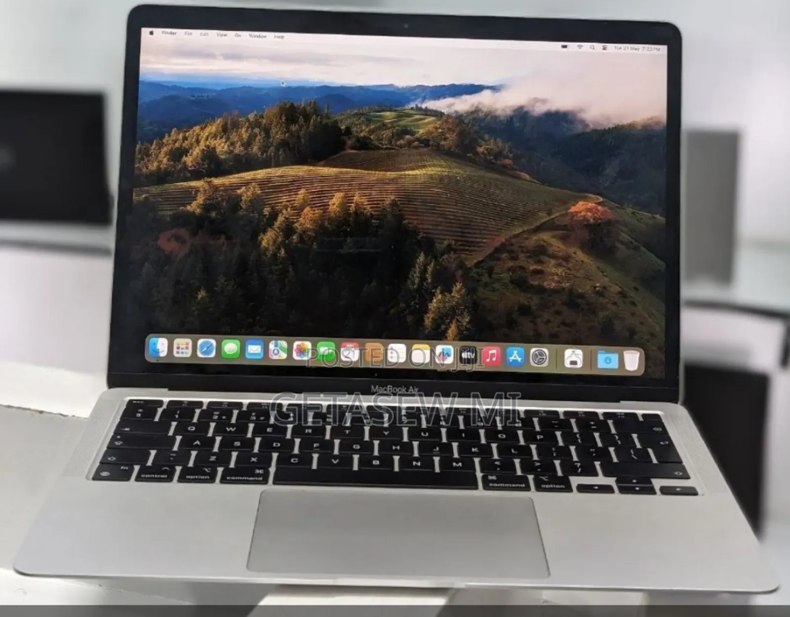 New Laptop Apple MacBook Air 2020 M1 16GB Apple M1 SSD 512GB