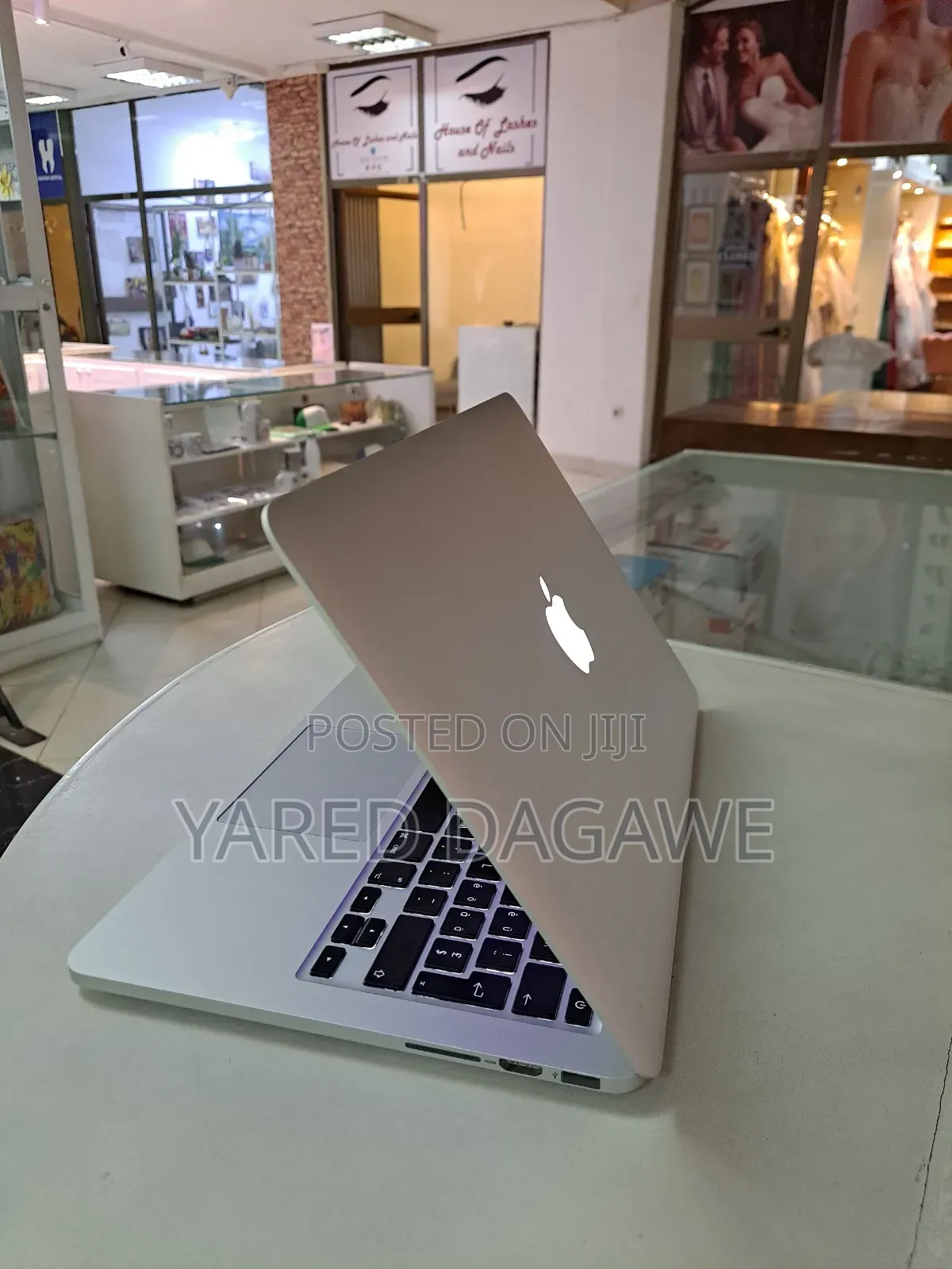 New Laptop Apple MacBook Pro 2015 8GB Intel Core I5 SSD 256GB